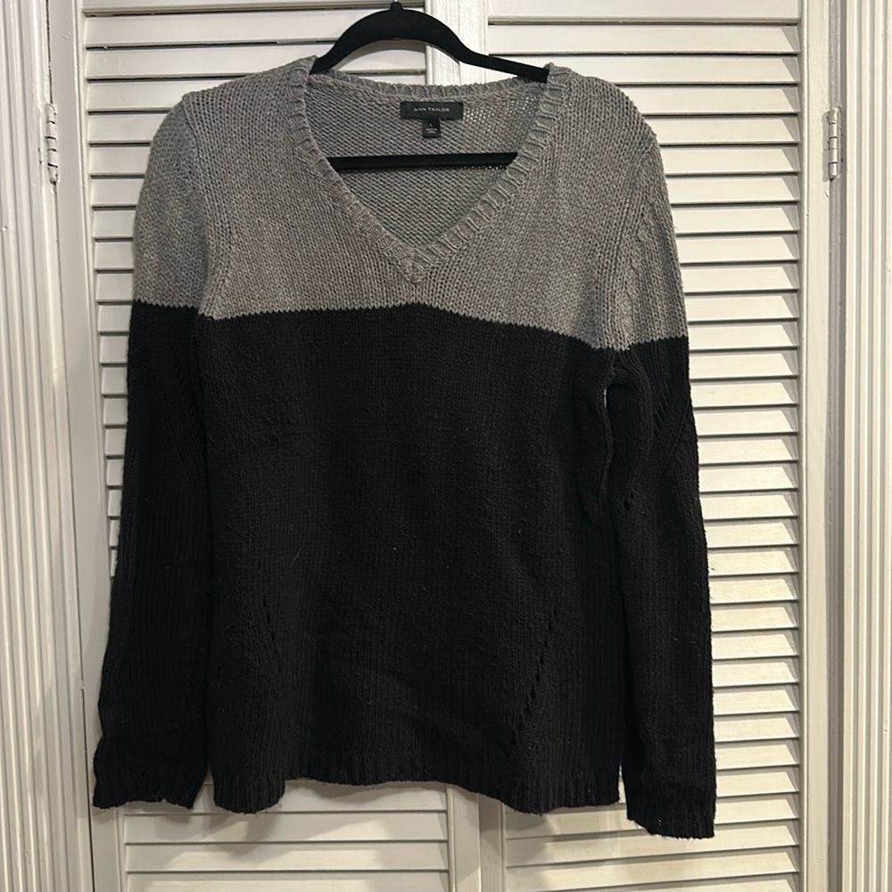 V neck sweater